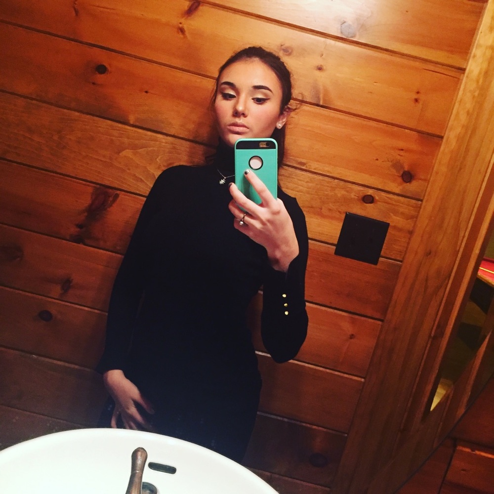 Meet your Posher, Alexia